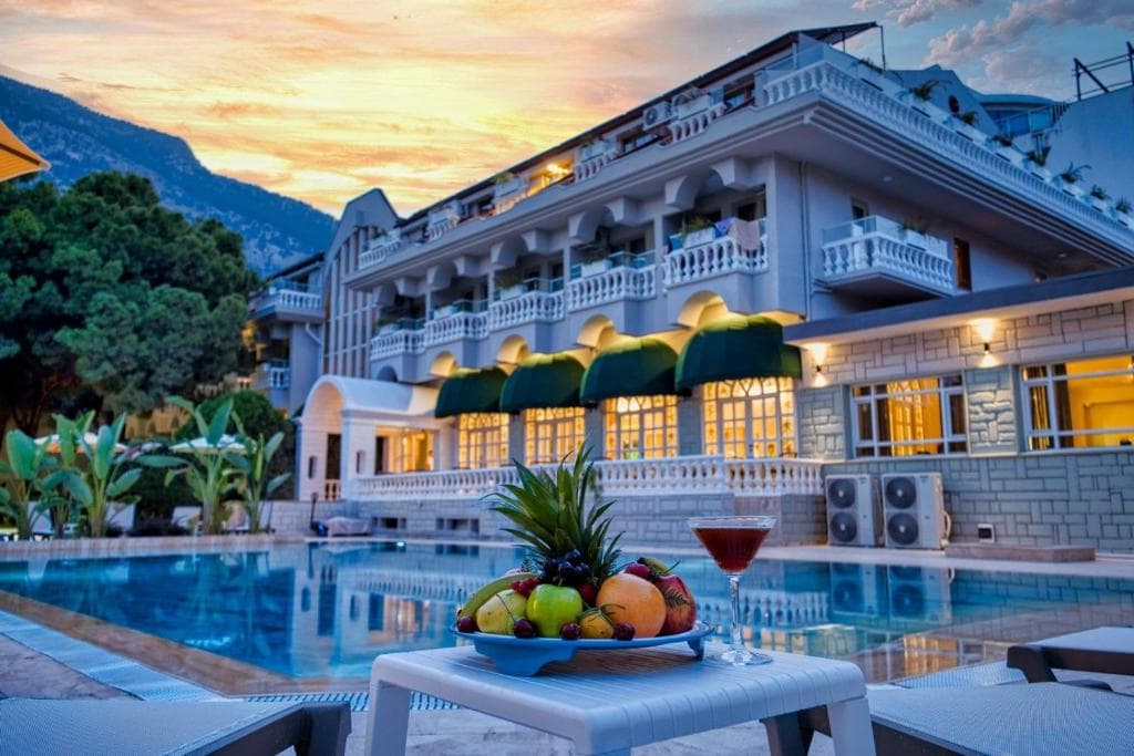 Rose Garden Premium Hotel