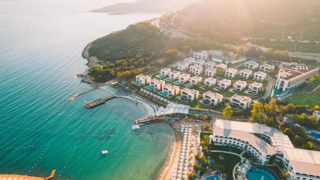 The Norm Collection Door'a