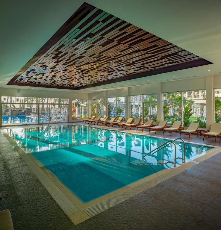 Akra Kemer