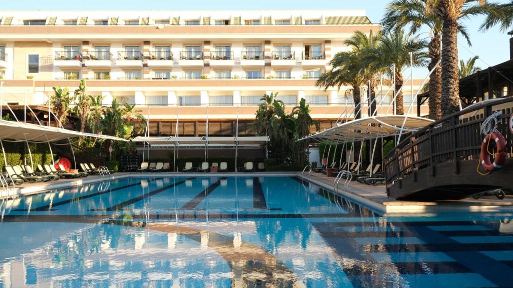 Crystal De Luxe Resort & Spa