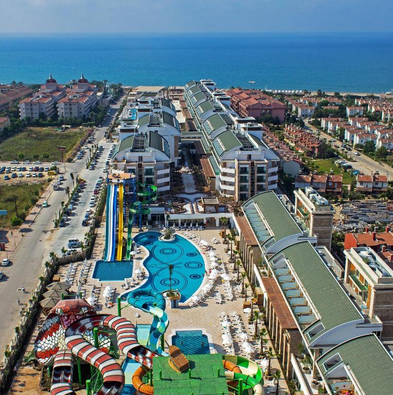 Crystal Waterworld Aqua Collection