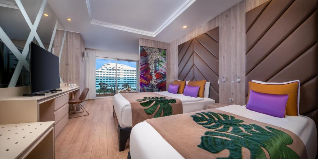 Delphin Be Grand Resort