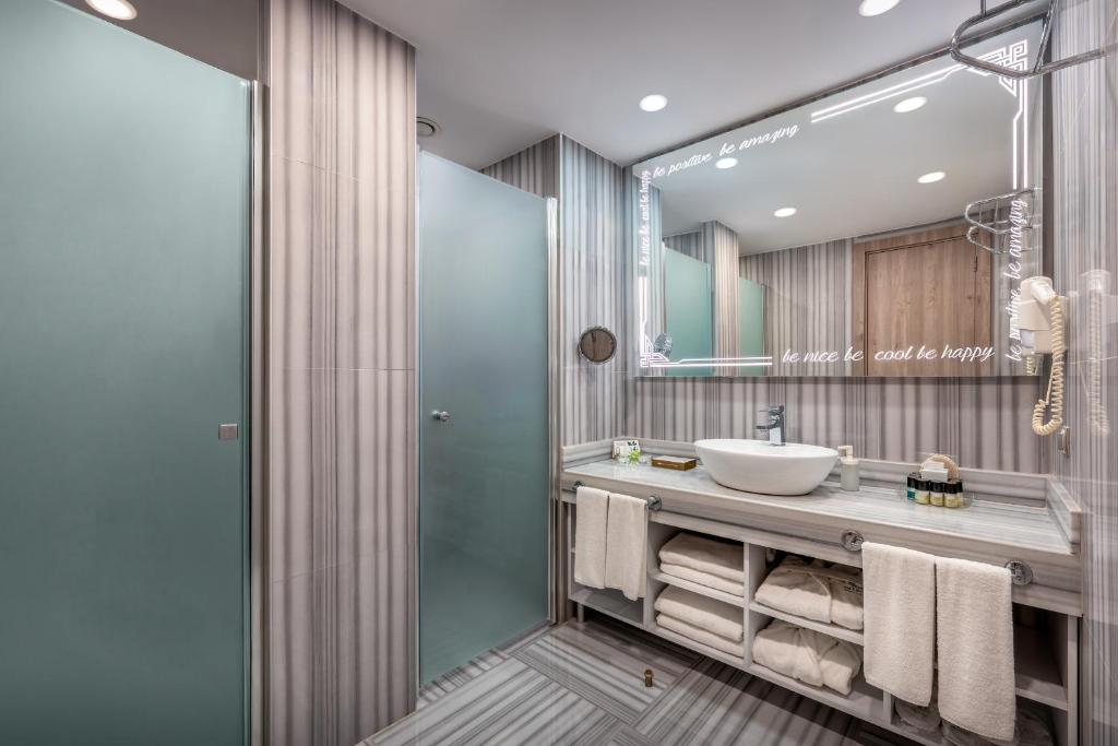 Delphin Be Grand Resort