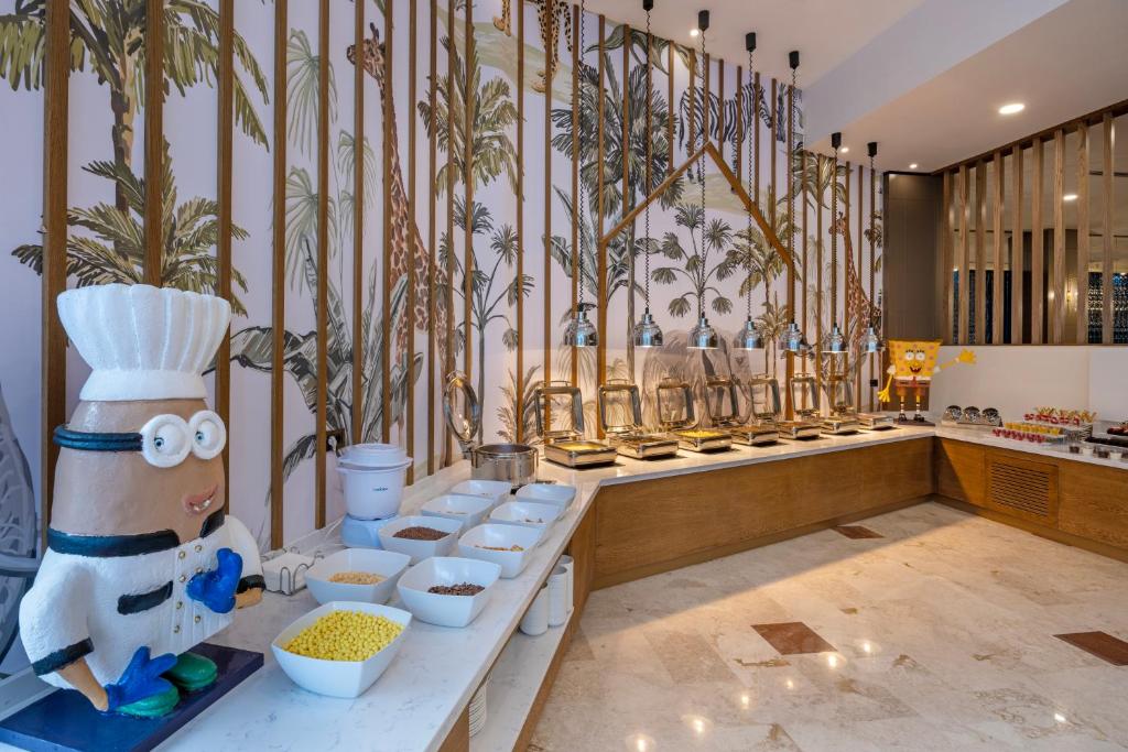 Dobedan World Palace