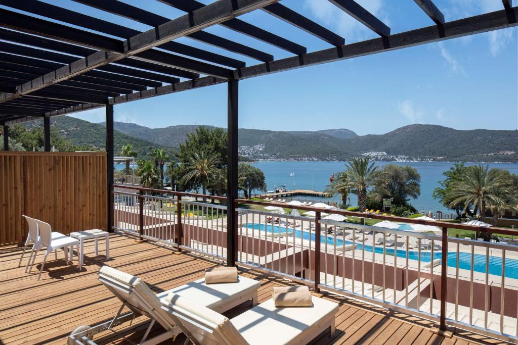 DoubleTree by Hilton Bodrum Isil Club Resort