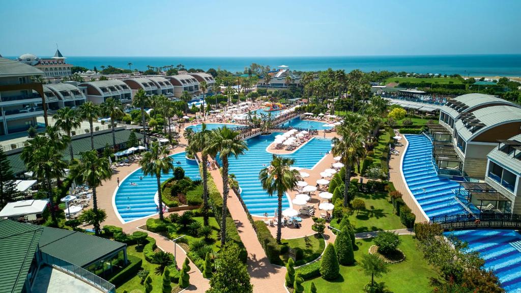 Jacaranda Luxury Hotel