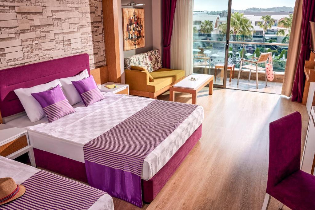 Jacaranda Luxury Hotel