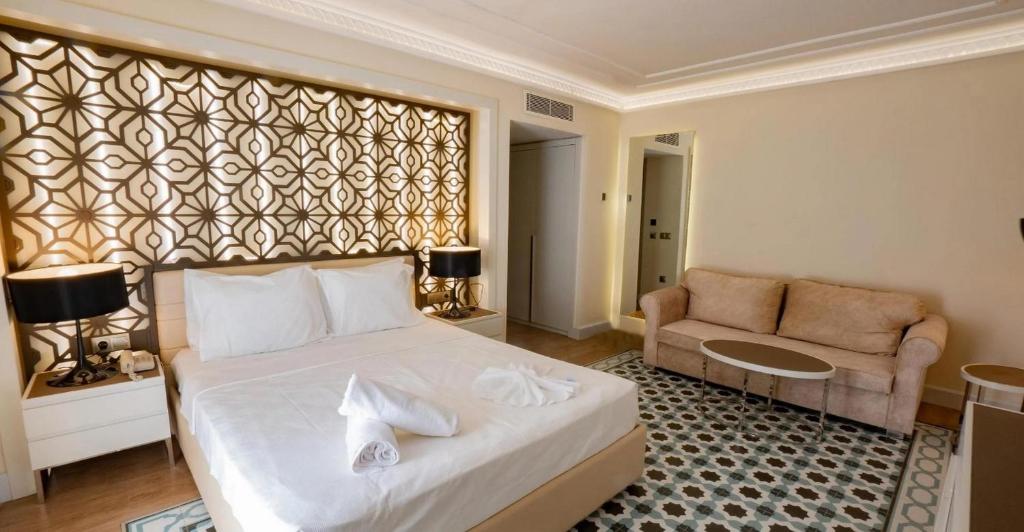 Long Beach Club Nature