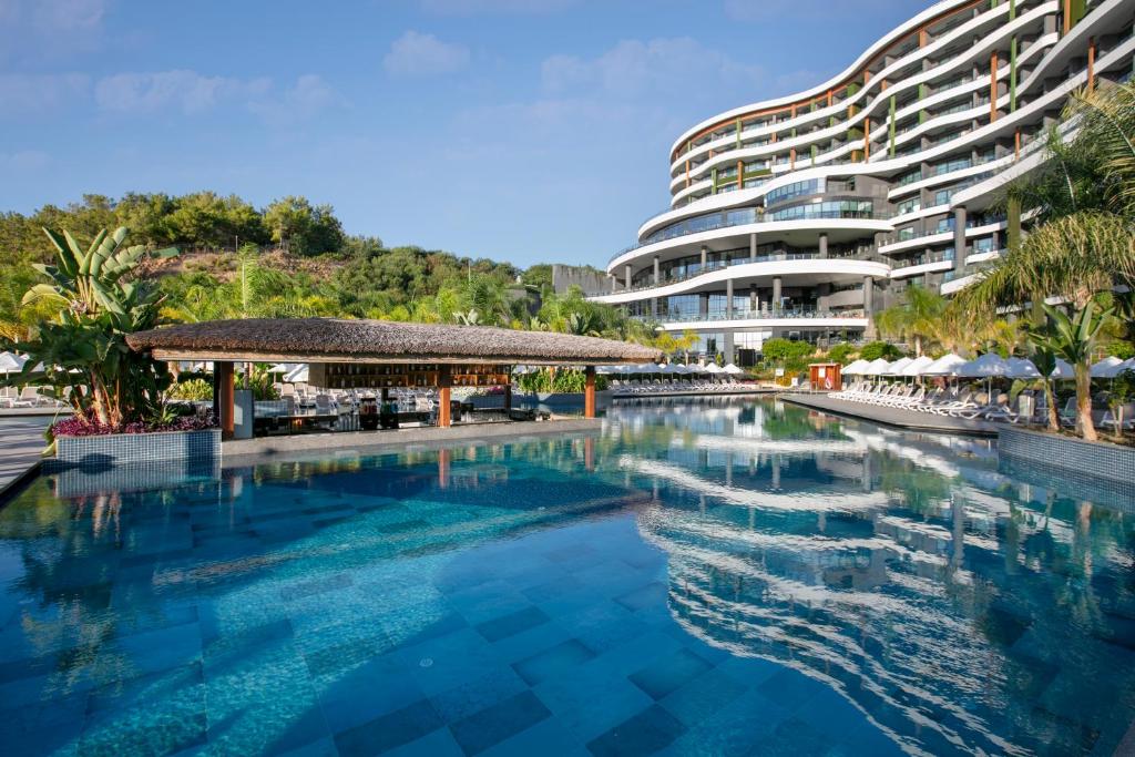 Mylome Luxury Hotel & Resort