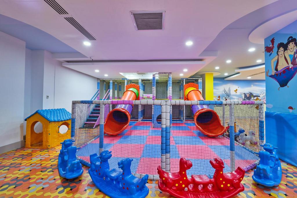Salla e lojerave e Mini Club te Orange County Alanya