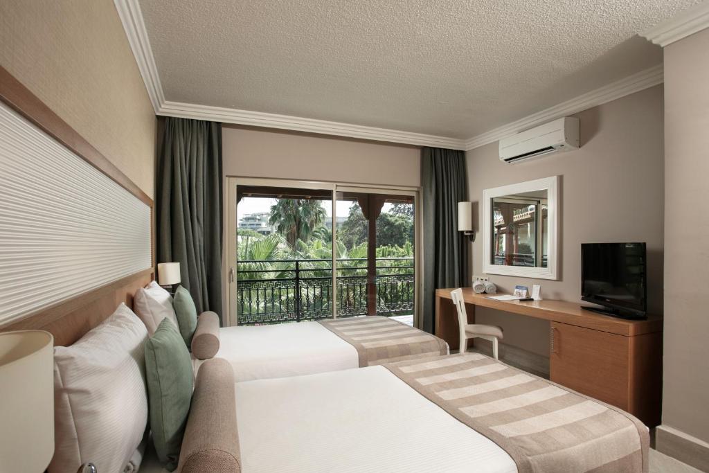 Paloma Oceana Resort