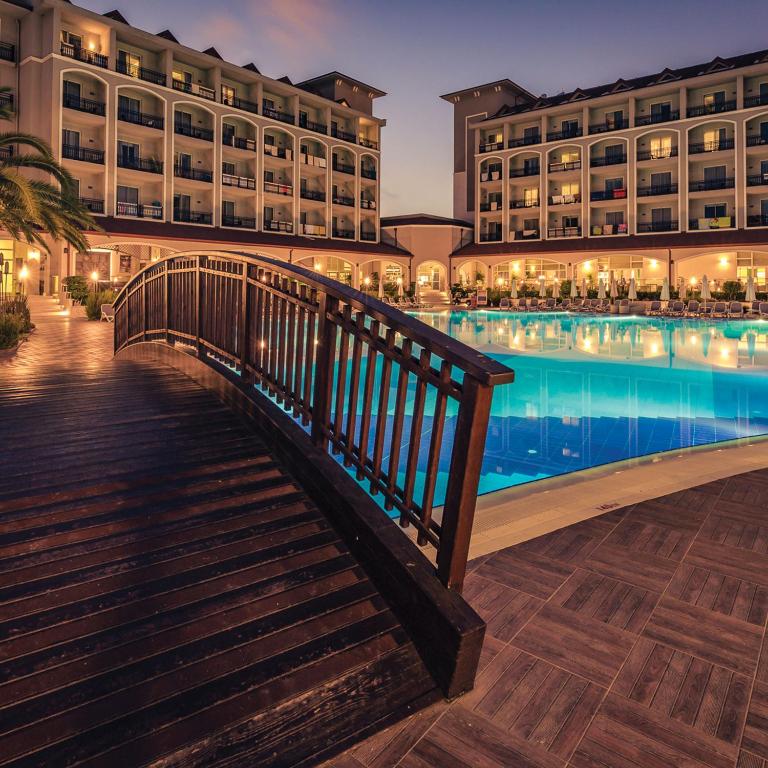 Paloma Oceana Resort