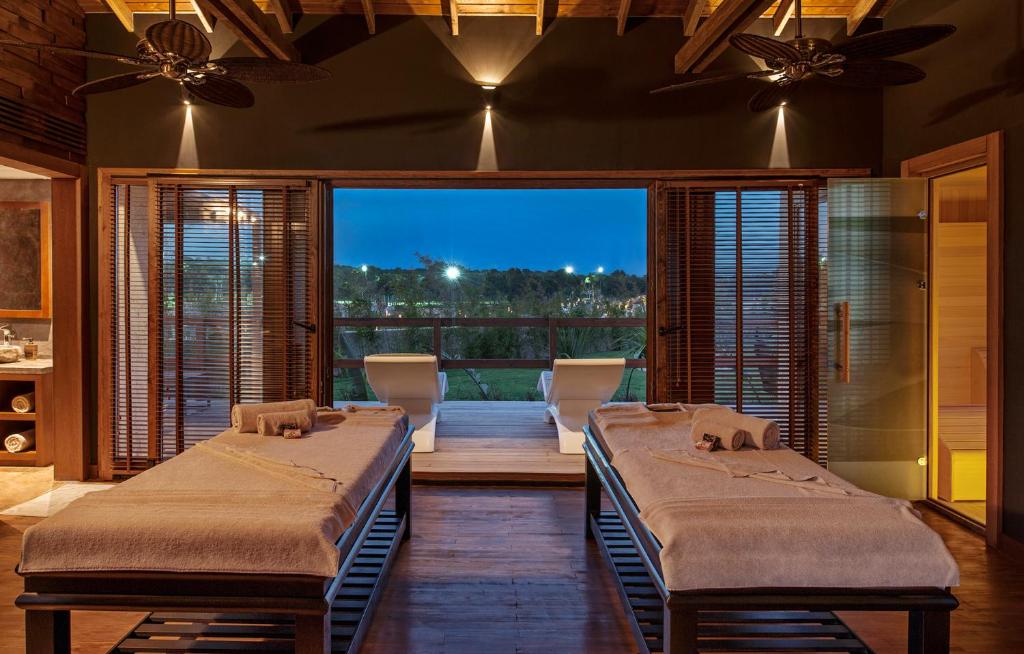 Dhome masazhi per dy veta ne spa-ne e Regnum Carya
