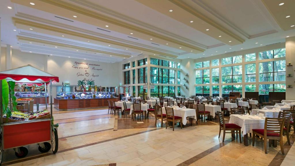 Seven Seas Hotel Life